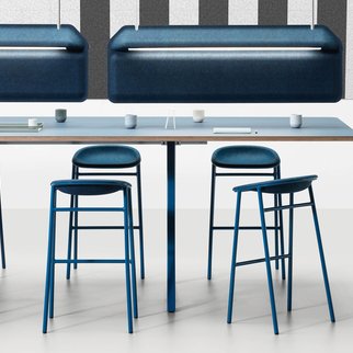 LJ3 bar stools sport ultra modern design, customizable frames and PET technology