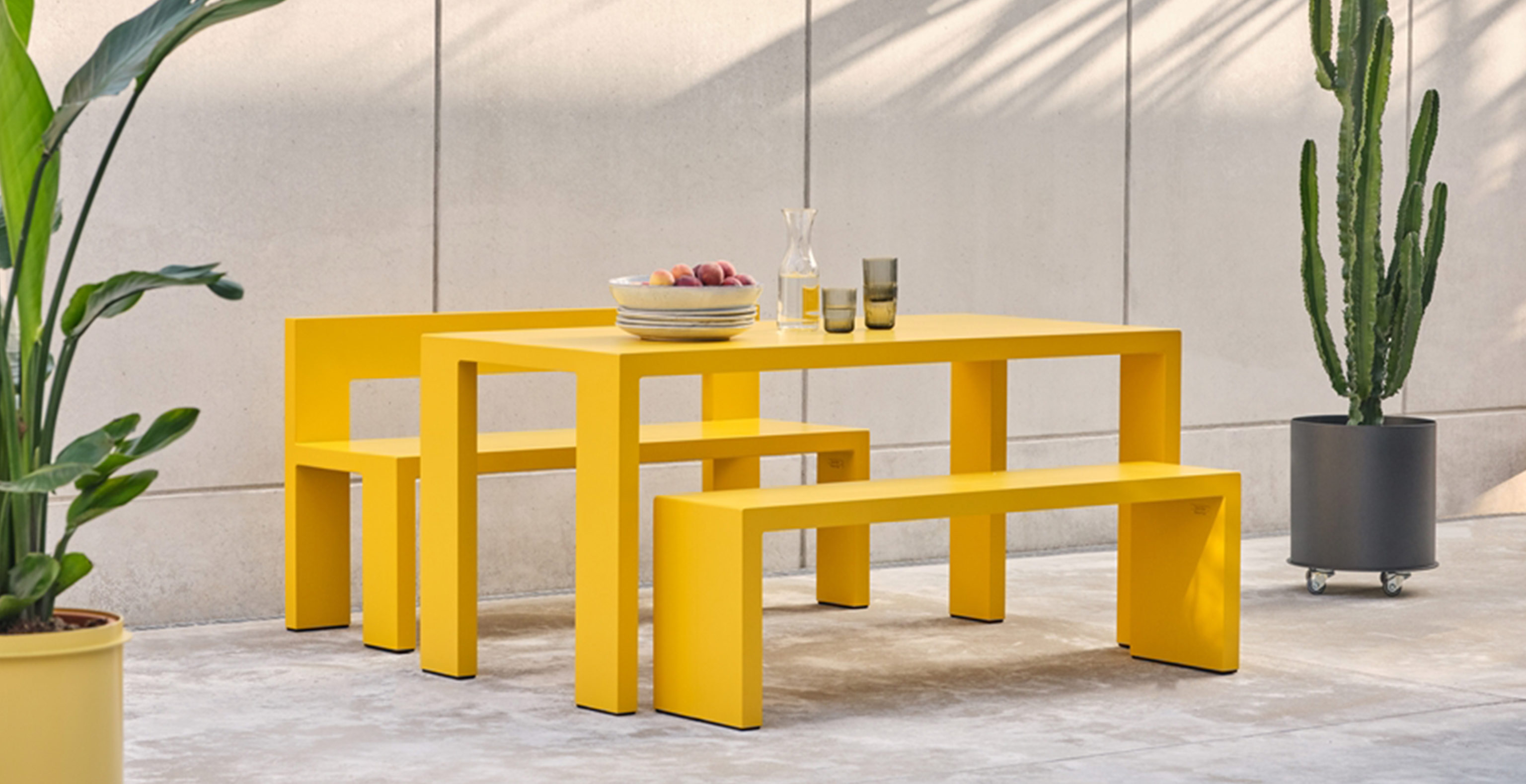 kaze to mori grow table（ネオンイエロー) kaze to mori grow table（ネオンイエロー)