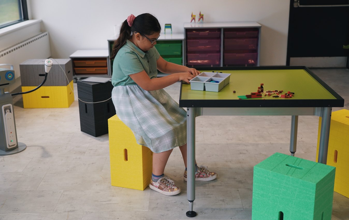 Versatilis Bot Builder | A Dynamic, Mobile Floor Table System | Muzo